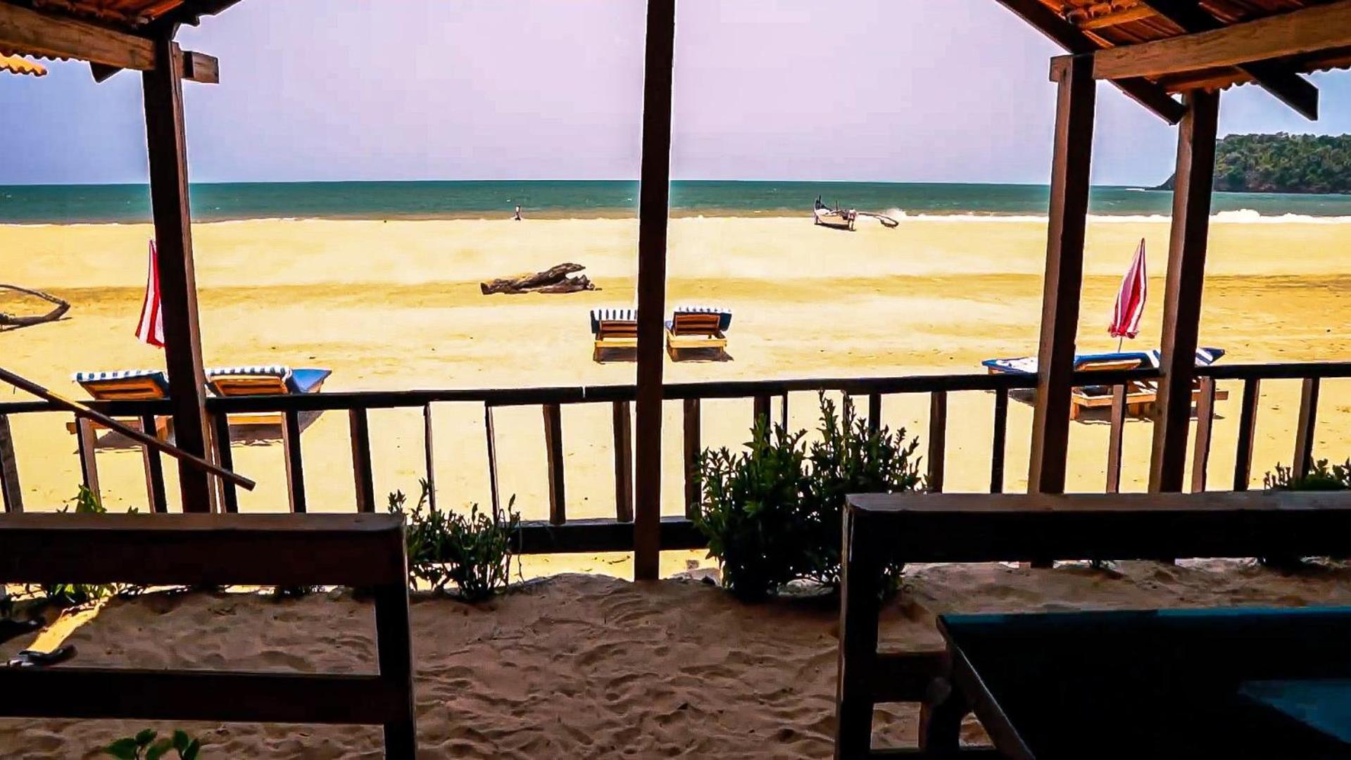 Om Sai Beach Huts Hotel Агонда Екстериор снимка